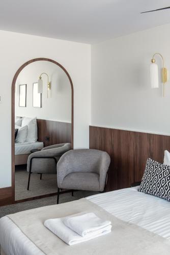 Habitación Triple Business del hotel Airinn Vilnius. Foto 1