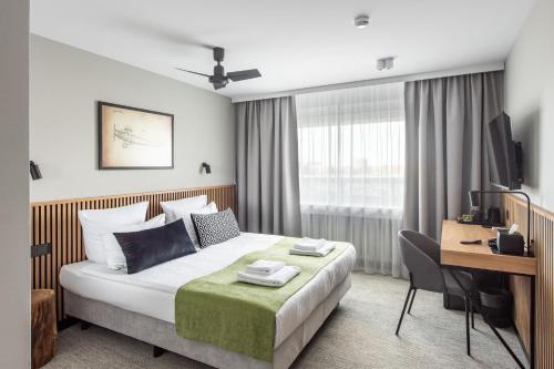 Habitación Doble Estándar con balcón del hotel Airinn Vilnius