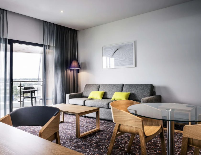 Apartamento Lujo 1 Cama king 1 habitación del hotel Mercure Sydney Liverpool. Foto 1