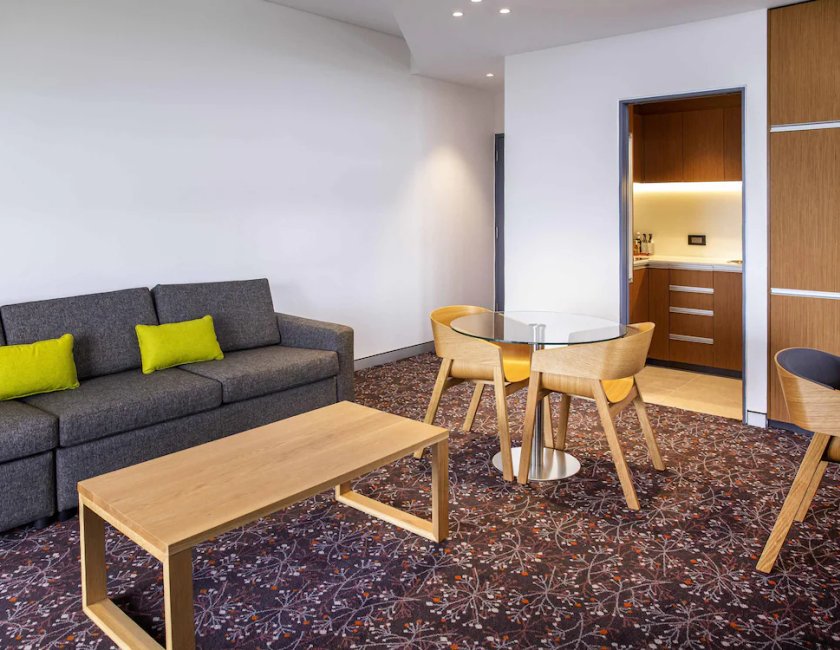 Apartamento Lujo 1 Cama king 1 habitación del hotel Mercure Sydney Liverpool. Foto 4