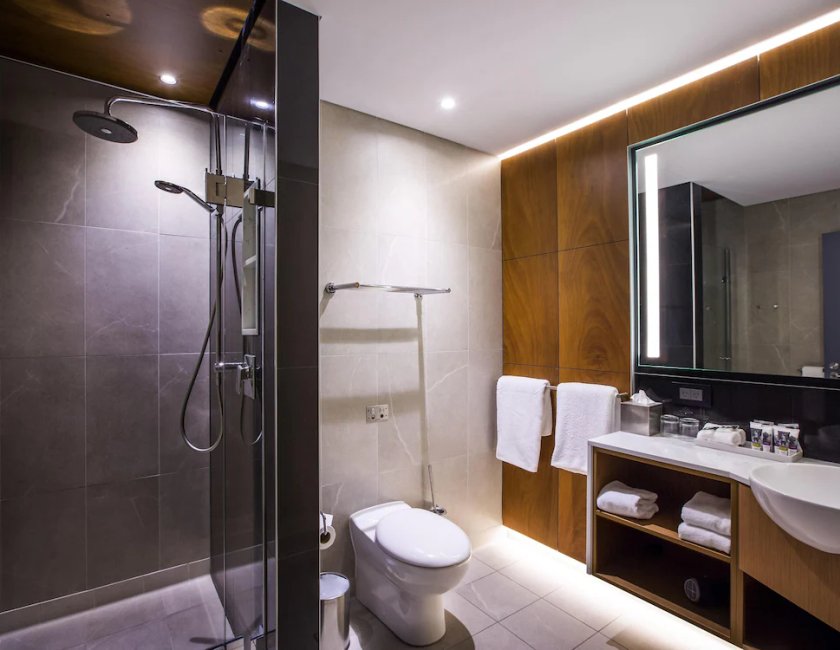 Suite 1 Cama king 1 habitación Business Sofá Cama incluido del hotel Mercure Sydney Liverpool. Foto 1