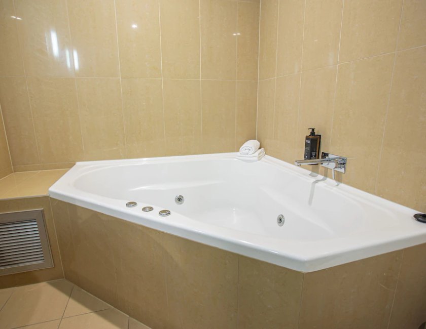 Habitación doble Superior 1 Cama king del hotel Mercure Sydney Liverpool. Foto 6
