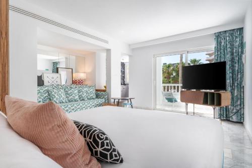 Junior suite Balcón o Terraza 1 Cama doble del hotel Gold By Marina - Adults Only. Foto 6