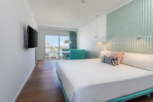 Habitación Doble orientada al sur del hotel Gold By Marina - Adults Only. Foto 3