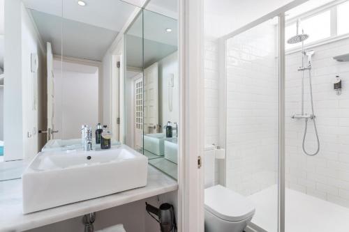 Habitación doble Balcón o Terraza Con Vistas 2 Camas individuales del hotel Gold By Marina - Adults Only. Foto 5