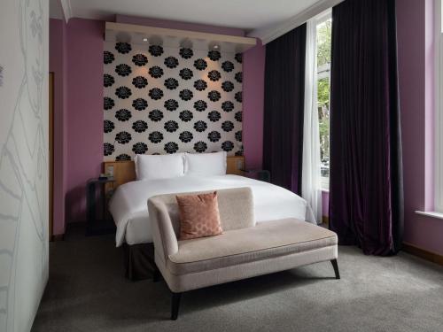 SUITE PRESTIGE - 1 Cama King Size - Servicio de Mayordomo - Vistas al Canal - Salón Independiente del hotel Sofitel Legend The Grand Amsterdam. Foto 4