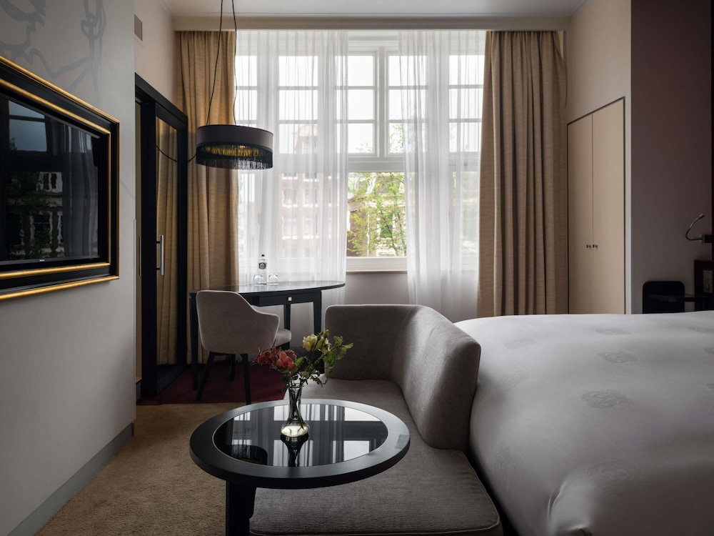 HABITACIÓN DE LUJO - 1 Cama King Size - Vistas al Canal del hotel Sofitel Legend The Grand Amsterdam. Foto 3