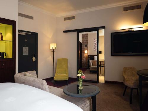 HABITACIÓN SUPERIOR - 1 Cama Queen Size - Vistas al Canal del hotel Sofitel Legend The Grand Amsterdam. Foto 7
