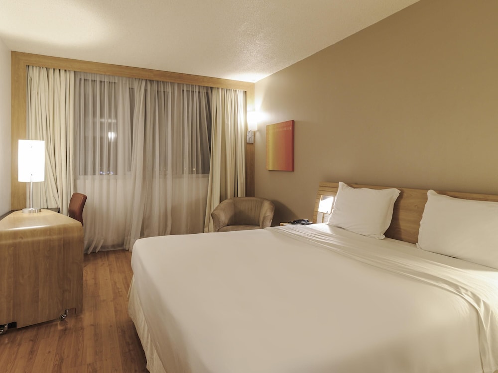 Habitación Ejecutiva con cama doble del hotel Novotel Porto Alegre Airport