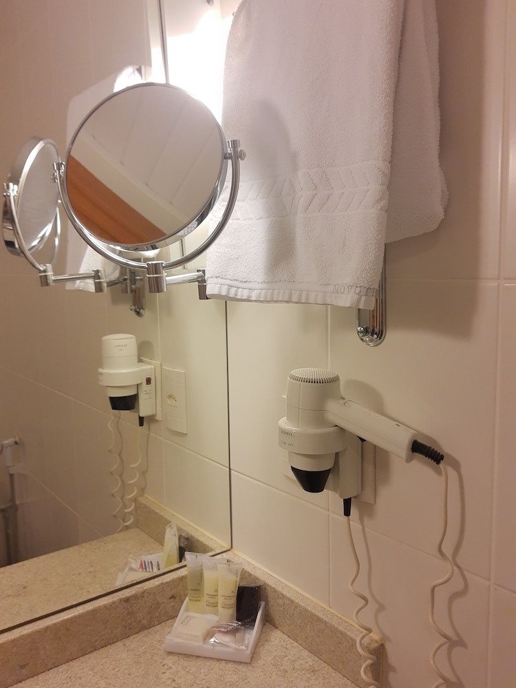 Habitación Ejecutiva con cama doble del hotel Novotel Porto Alegre Airport. Foto 5