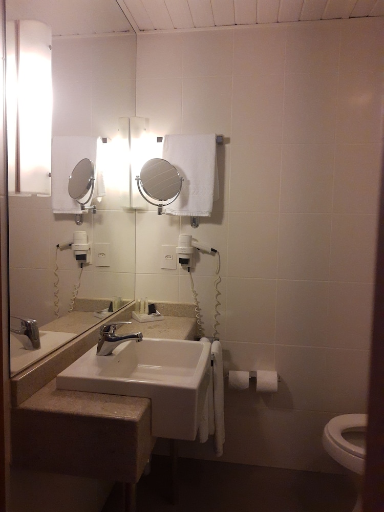 Habitación Superior con Dos Camas Individuales del hotel Novotel Porto Alegre Airport. Foto 4