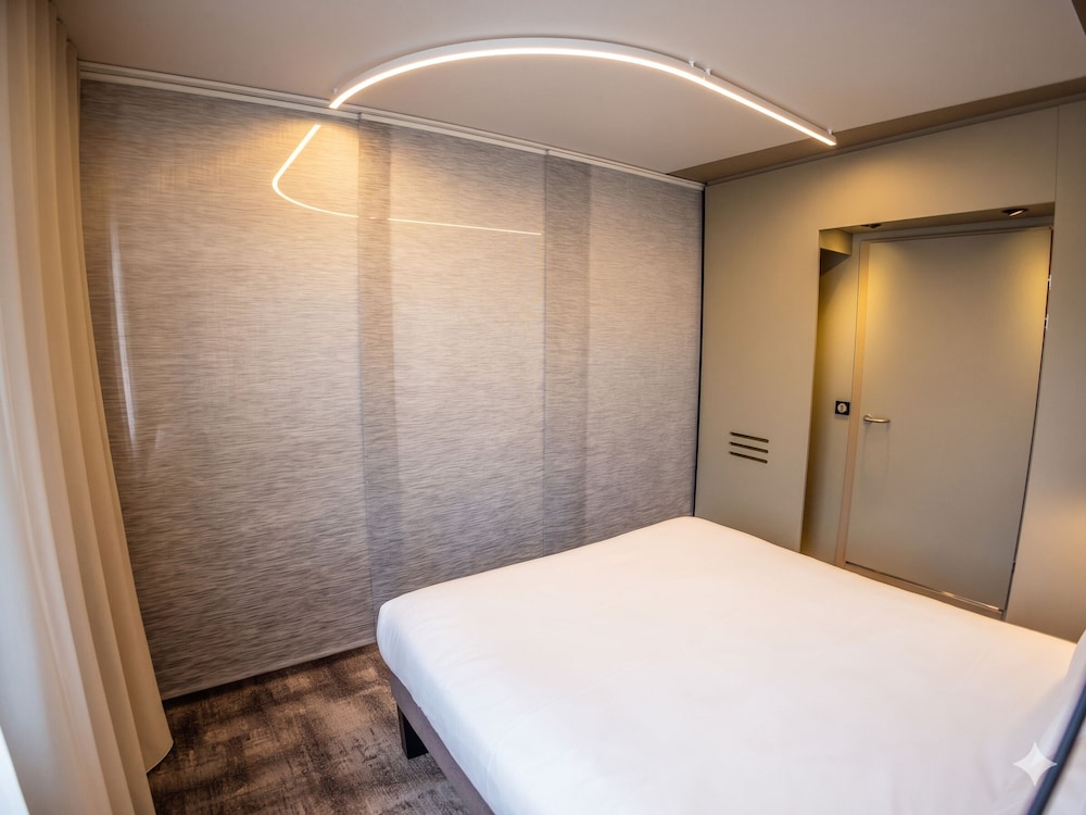 Suite superior, 1 cama doble con sofá cama del hotel Novotel Suites Rouen Normandie. Foto 4