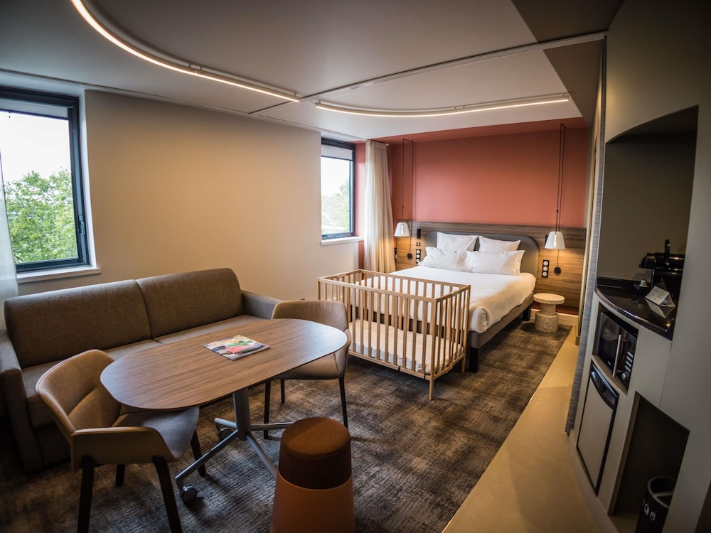 Suite superior, 1 cama doble con sofá cama del hotel Novotel Suites Rouen Normandie. Foto 12