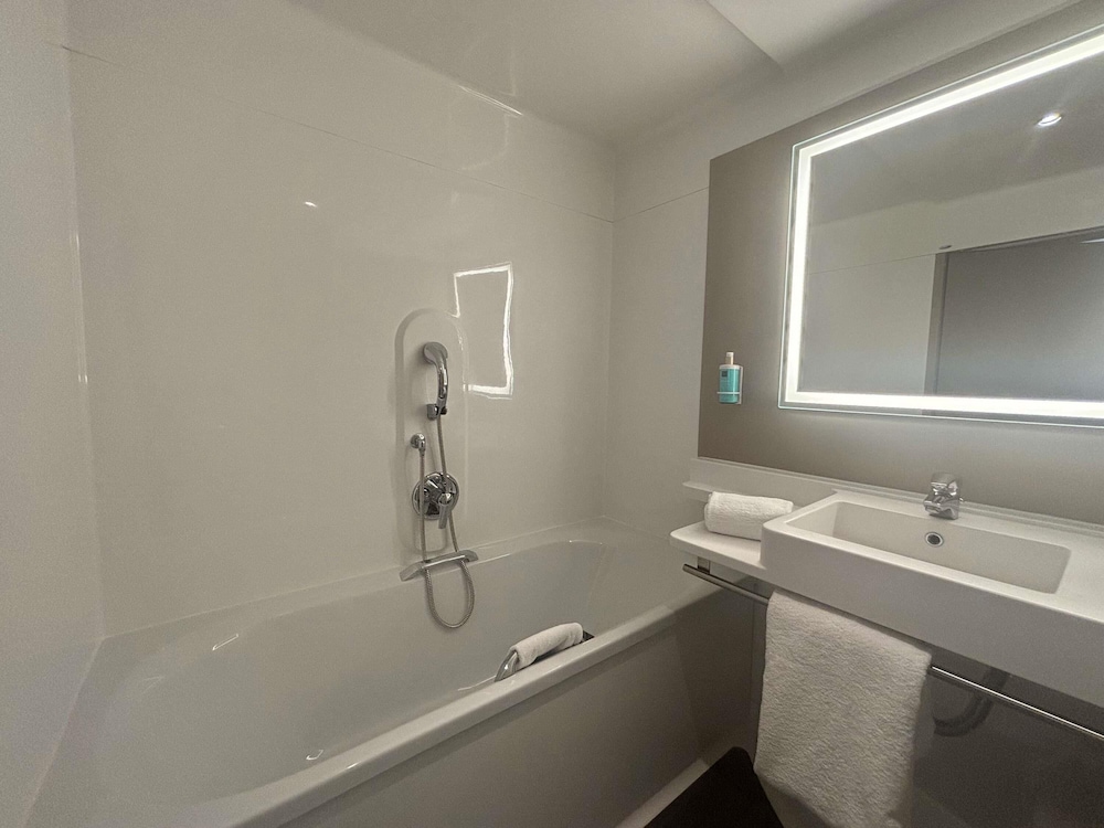 Suite Superior 2 Camas individuales 1 Cama doble kitchenette del hotel Novotel Suites Rouen Normandie. Foto 7