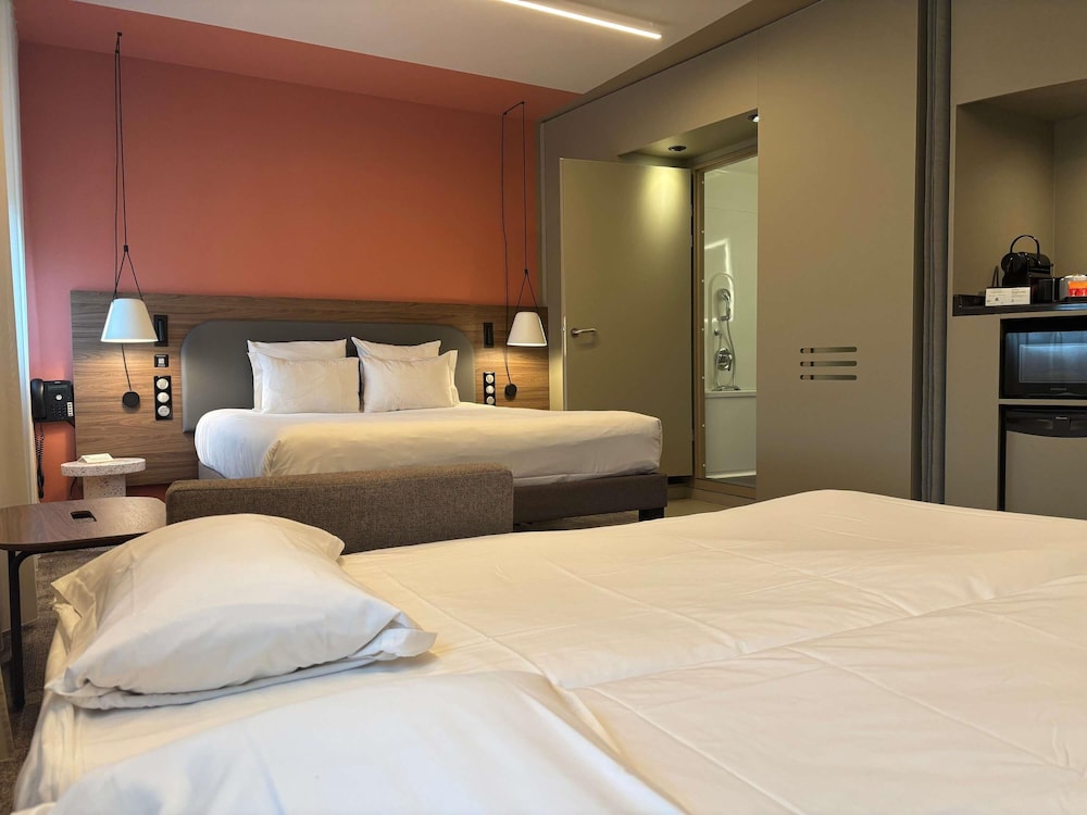 Suite Superior 2 Camas individuales 1 Cama doble kitchenette del hotel Novotel Suites Rouen Normandie. Foto 10