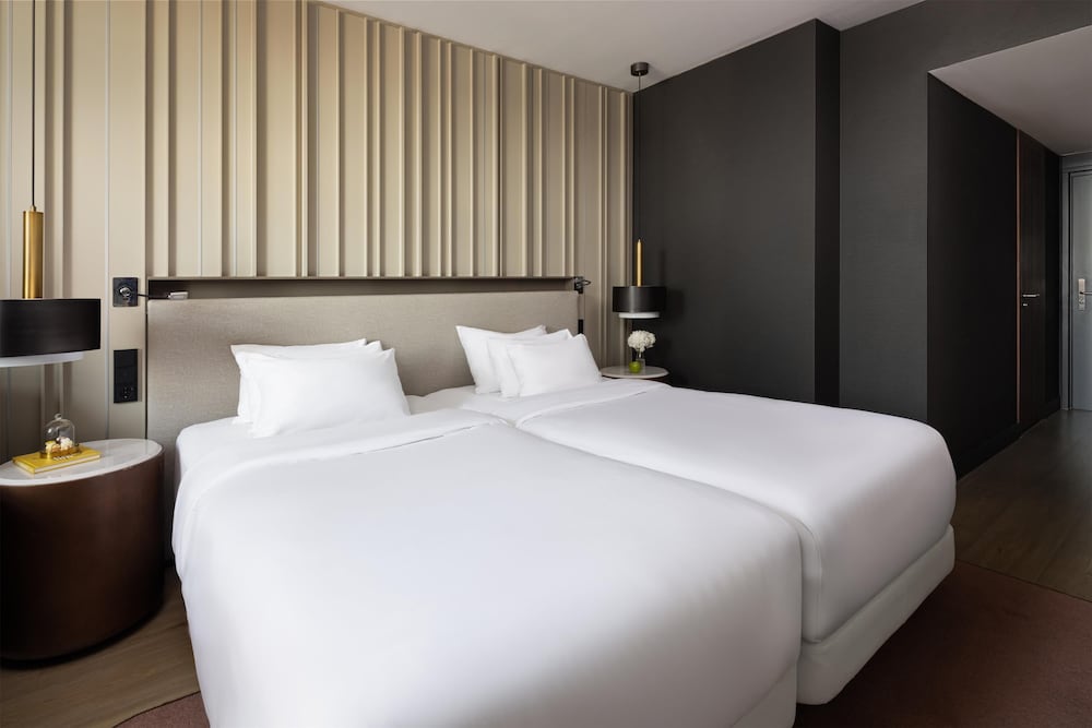 Habitación Premium (Extra Bed 3 adults) del hotel Nh Collection Amsterdam Flower Market. Foto 5