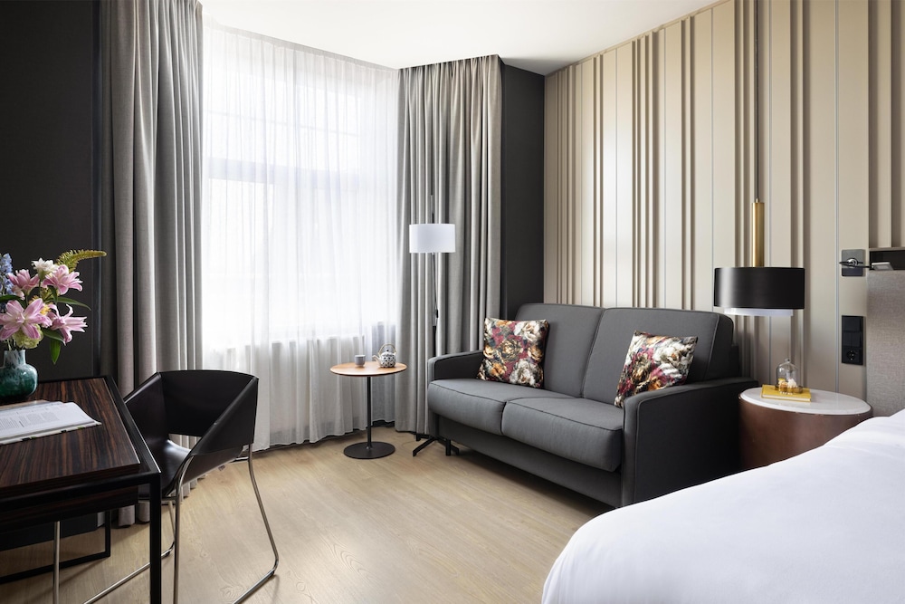 Habitación Premium (Extra Bed 3 adults) del hotel Nh Collection Amsterdam Flower Market. Foto 10