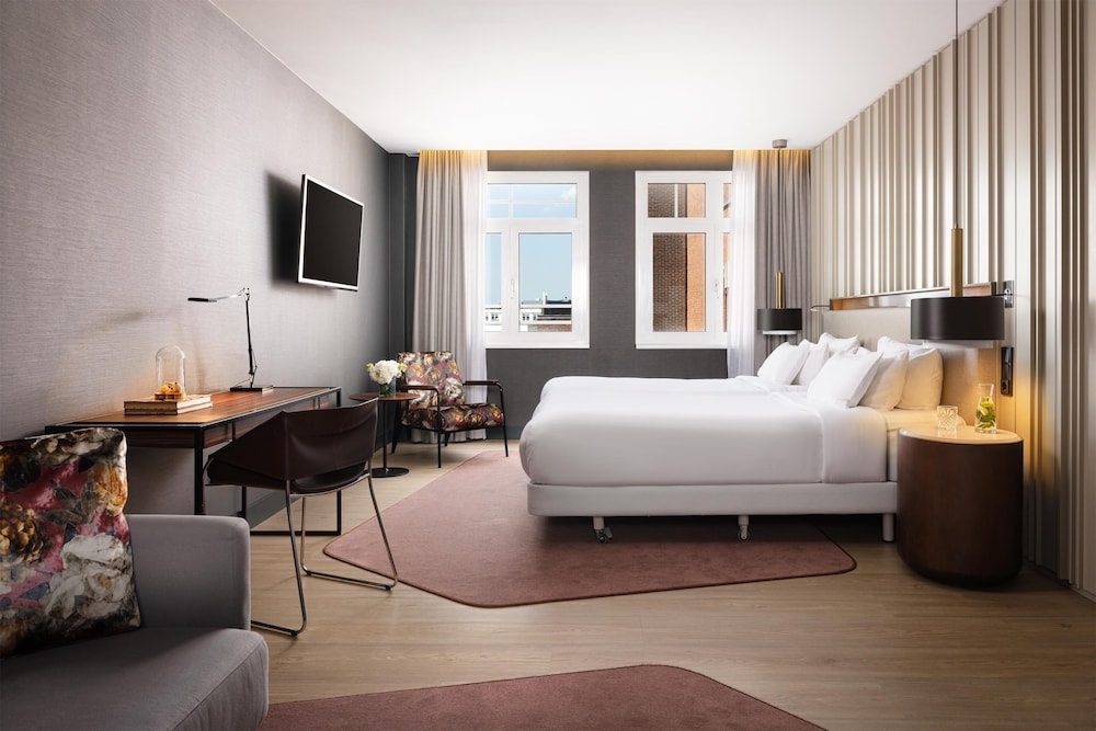 Suite junior del hotel Nh Collection Amsterdam Flower Market. Foto 10