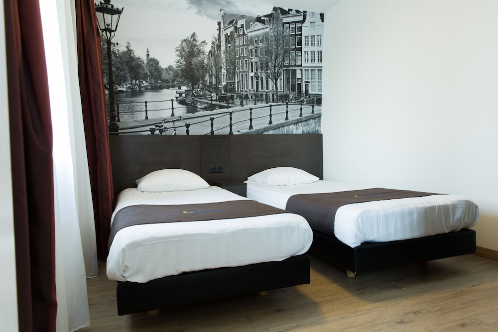 Habitación Cuádruple del hotel Bastion Amsterdam Amstel. Foto 1