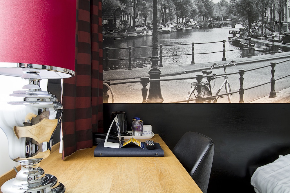 Habitación Confort, 2 camas individuales del hotel Bastion Amsterdam Amstel. Foto 1