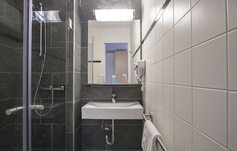 Habitación Confort, 2 camas individuales del hotel Bastion Amsterdam Amstel. Foto 4