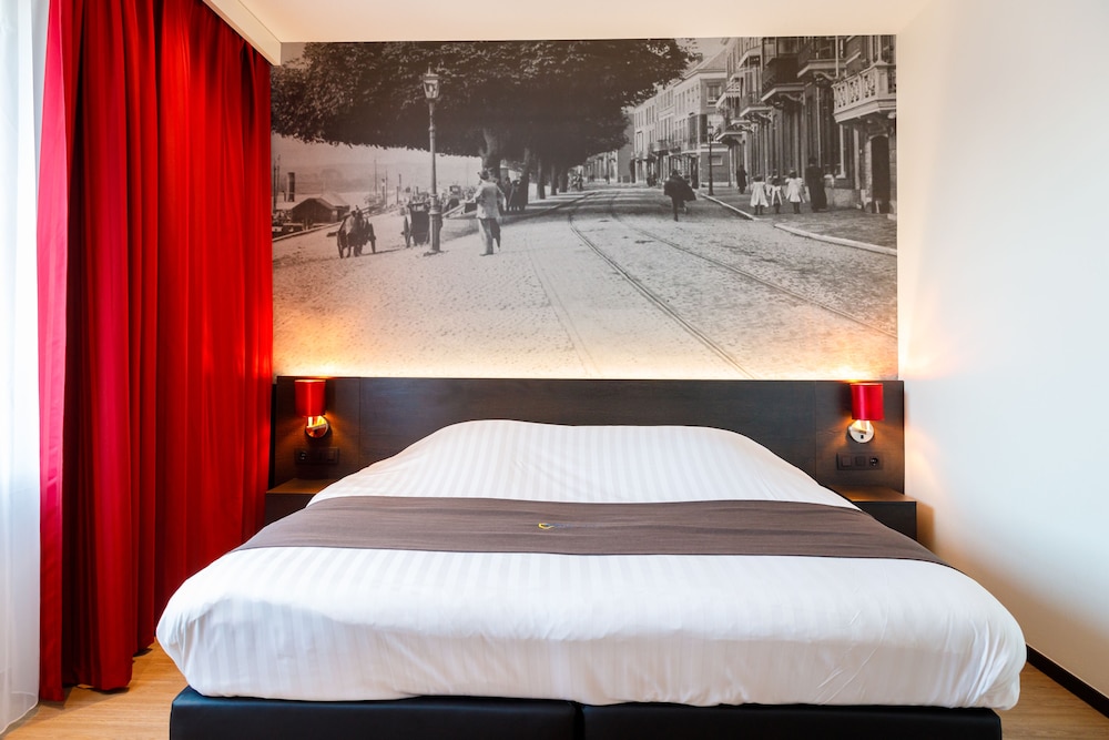 Habitación Deluxe, 1 cama de matrimonio grande del hotel Bastion Amsterdam Amstel. Foto 2