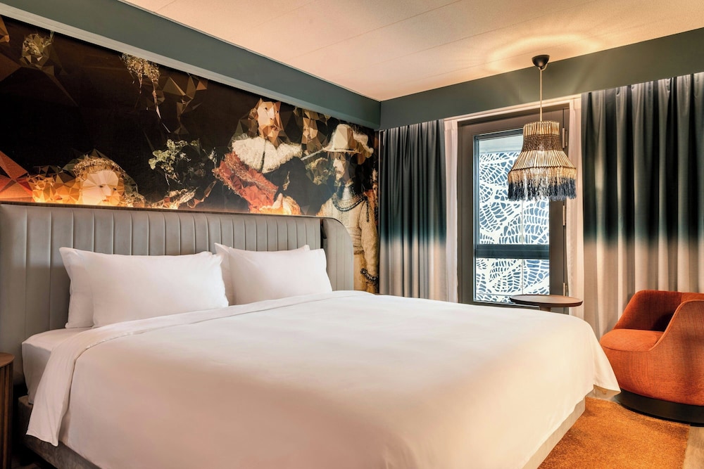 Habitación Club, 1 cama de matrimonio grande del hotel Renaissance Amsterdam. Foto 1
