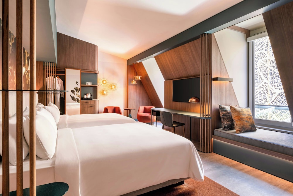 Habitación familiar, 2 camas dobles del hotel Renaissance Amsterdam. Foto 1