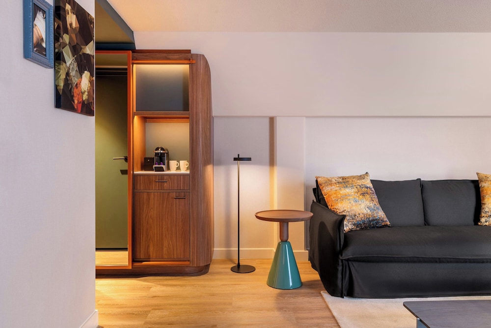 Suite junior, 1 cama doble, no fumadores del hotel Renaissance Amsterdam. Foto 1