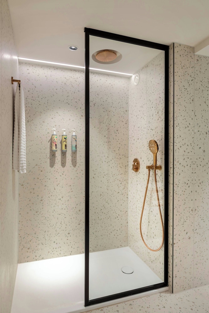 Suite junior, 1 cama doble, no fumadores del hotel Renaissance Amsterdam. Foto 4