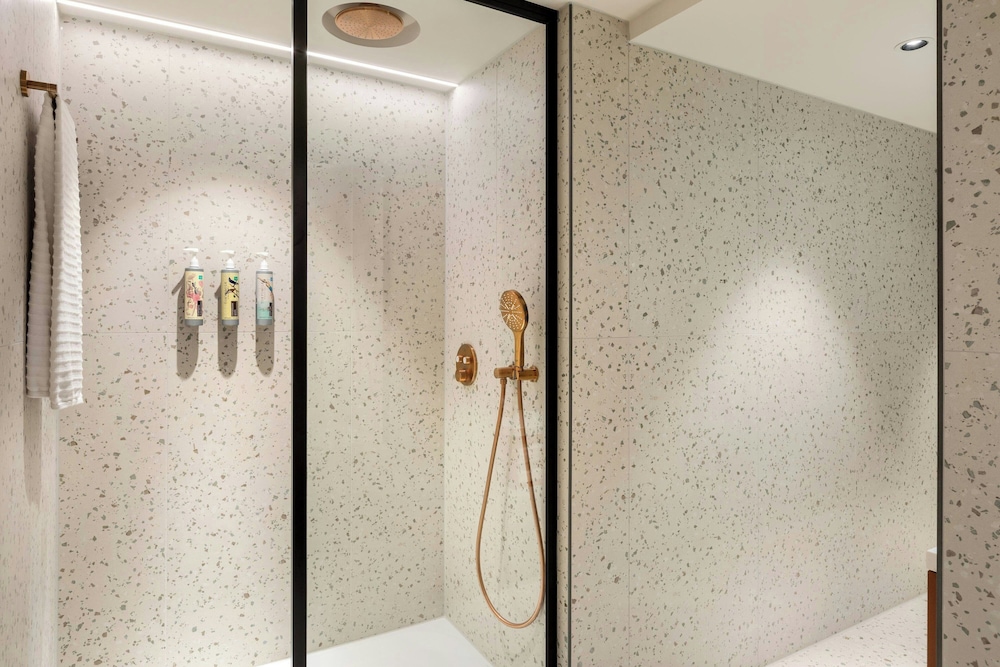 Suite junior, 1 cama doble, no fumadores del hotel Renaissance Amsterdam. Foto 5