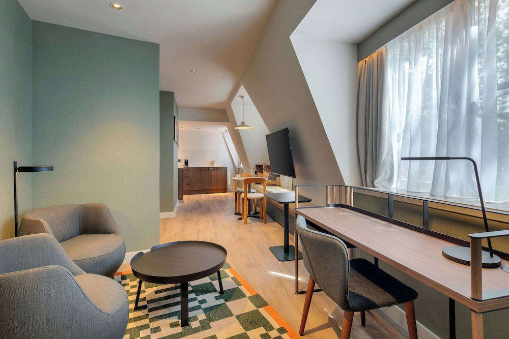 Estudio, 1 cama de matrimonio grande con sofá cama, no fumadores del hotel Renaissance Amsterdam. Foto 4