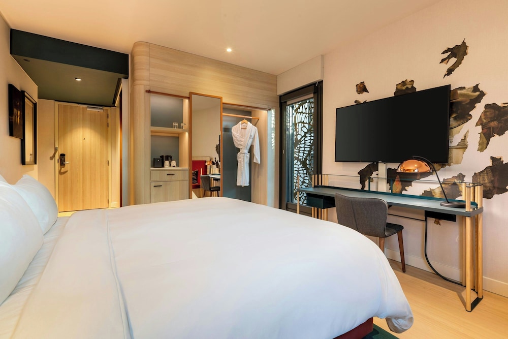 Habitación, 1 cama de matrimonio grande (View) del hotel Renaissance Amsterdam. Foto 1