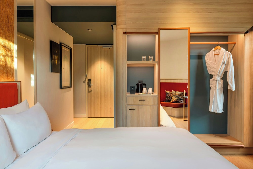 Habitación, 1 cama de matrimonio grande (View) del hotel Renaissance Amsterdam. Foto 3
