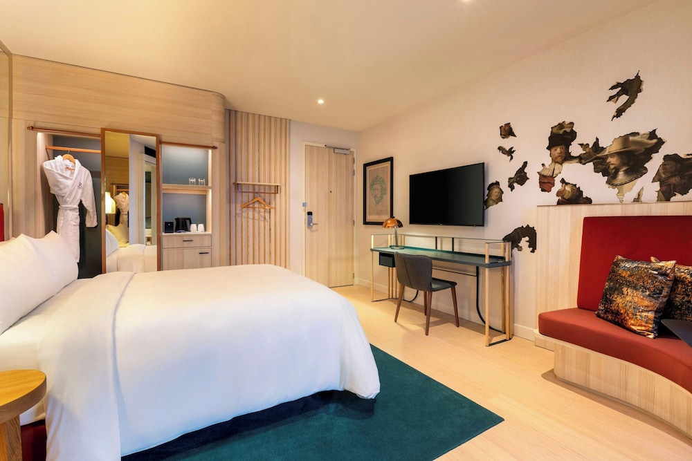 Habitación, 1 cama de matrimonio grande (View) del hotel Renaissance Amsterdam. Foto 6