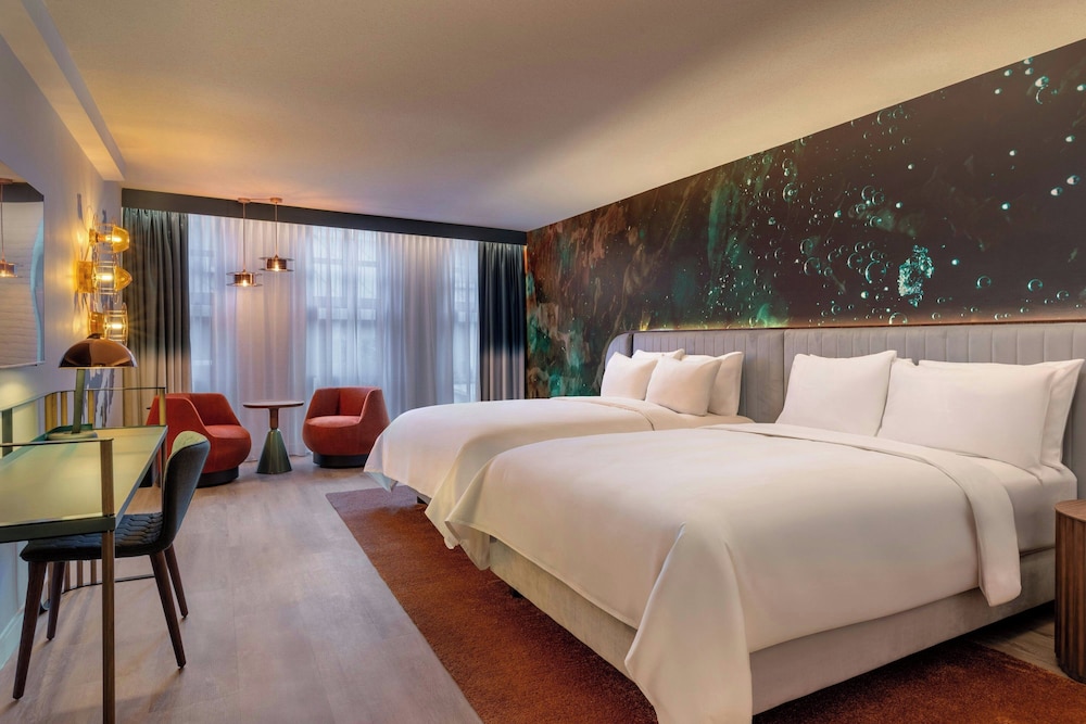 Habitación familiar 2 Camas dobles del hotel Renaissance Amsterdam. Foto 4