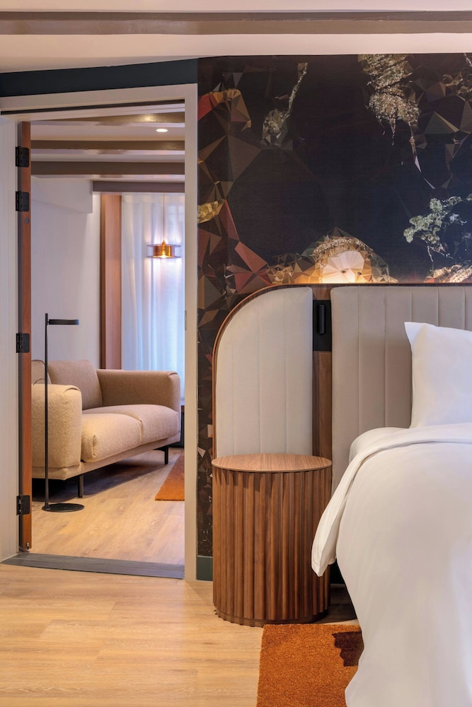 Suite Club, 1 cama de matrimonio grande (View) del hotel Renaissance Amsterdam. Foto 4