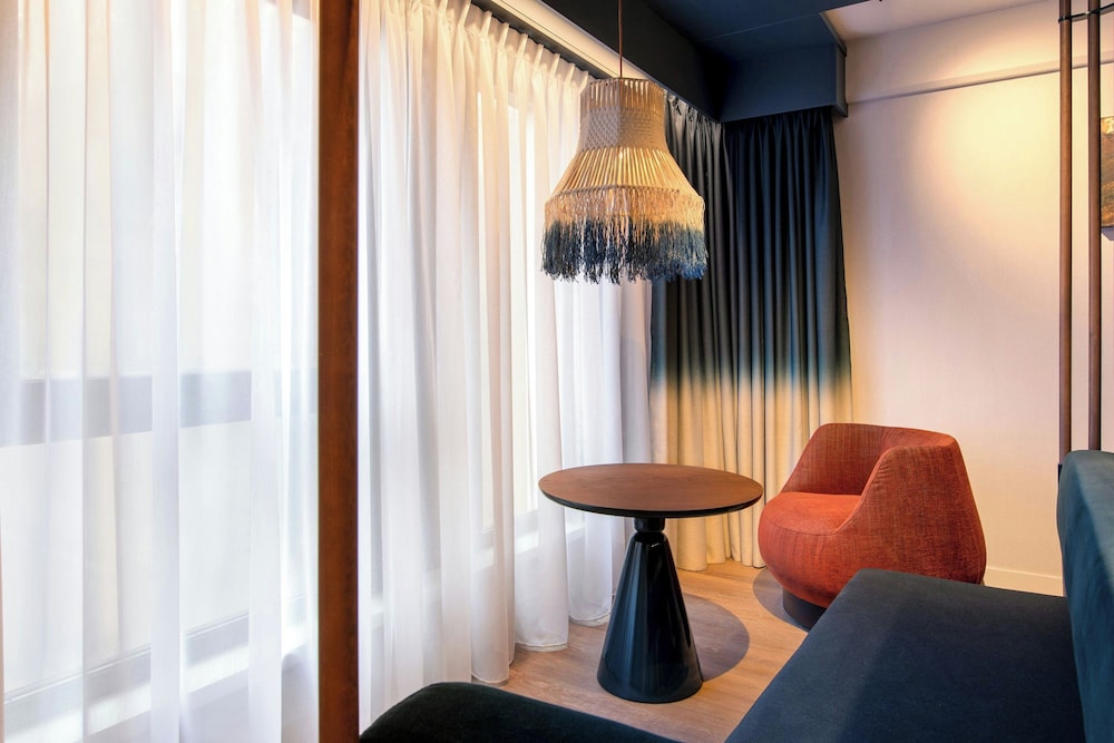 Habitación estándar, 1 cama de matrimonio grande (View) del hotel Renaissance Amsterdam. Foto 5