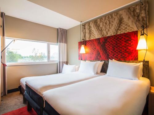 Habitación Doble - 2 camas del hotel Ibis Schiphol Amsterdam Airport. Foto 4