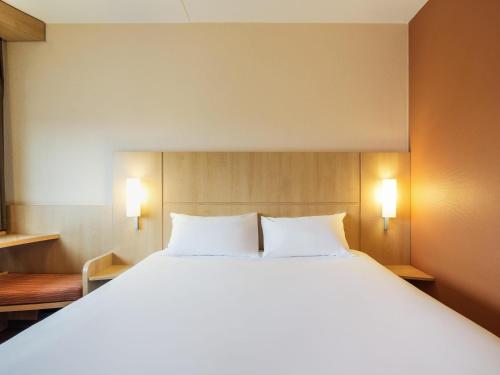 Habitación Doble del hotel Ibis Schiphol Amsterdam Airport. Foto 10