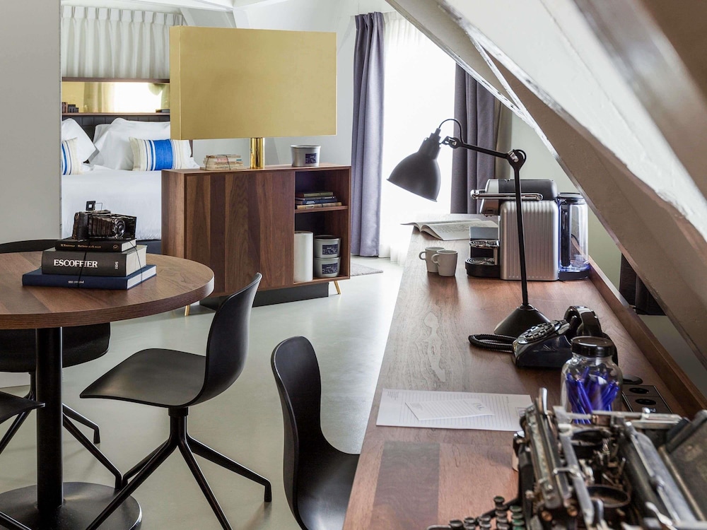 Junior suite 1 Cama king del hotel Ink Amsterdam - Mgallery. Foto 3