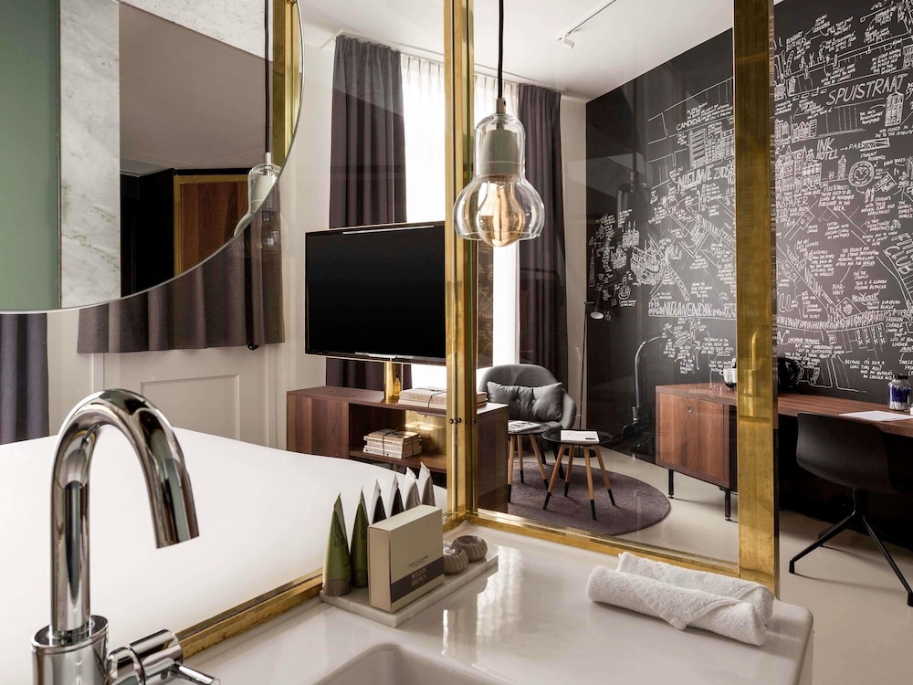 Junior suite 1 Cama king del hotel Ink Amsterdam - Mgallery. Foto 9