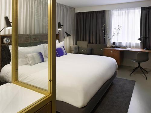 HABITACIÓN SUPERIOR, 1 cama king - size del hotel Ink Amsterdam - Mgallery. Foto 5