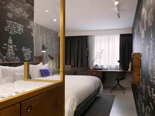 HABITACIÓN SUPERIOR, 1 cama king - size del hotel Ink Amsterdam - Mgallery. Foto 6