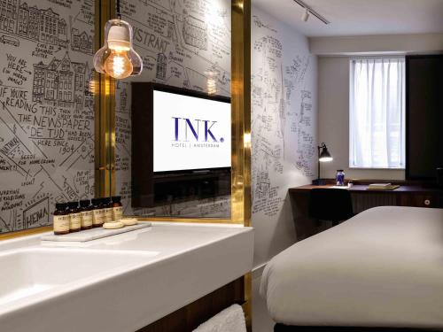 HABITACIÓN DELUXE, 1 cama king - size del hotel Ink Amsterdam - Mgallery. Foto 2