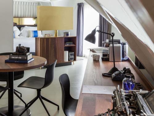 SUITE JUNIOR, 1 cama king - size del hotel Ink Amsterdam - Mgallery. Foto 6