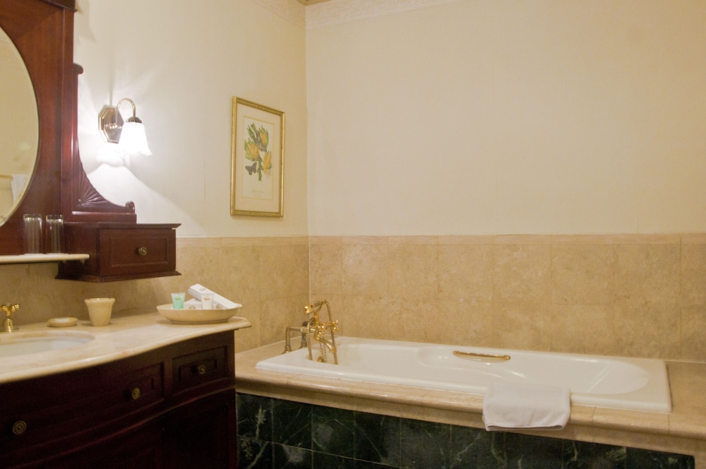 Habitación clásica, 2 camas individuales del hotel Majapahit Surabaya - Mgallery. Foto 9