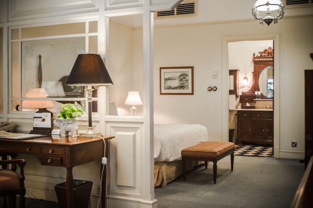 Suite Heritage, 1 Cama King del hotel Majapahit Surabaya - Mgallery. Foto 9