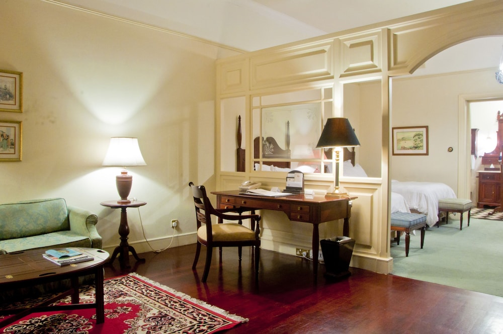 Suite Heritage, 2 Camas Individuales del hotel Majapahit Surabaya - Mgallery. Foto 8