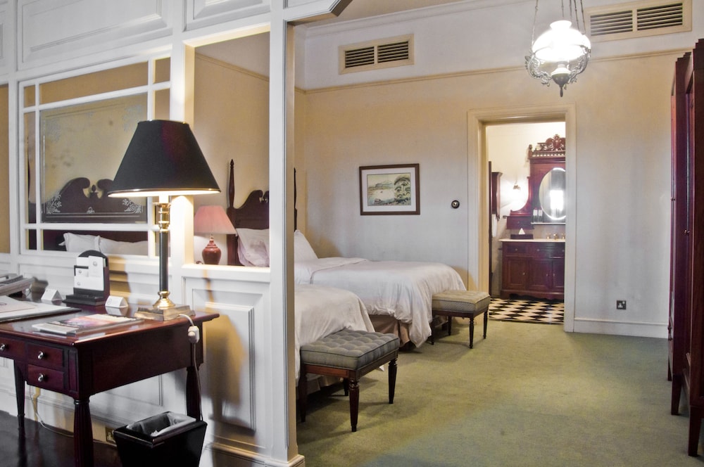 Suite Heritage, 2 Camas Individuales del hotel Majapahit Surabaya - Mgallery. Foto 9